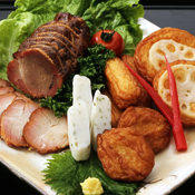 鹿児島県特産品　黒豚の焼豚とさつま揚げ詰合せ 4種類26個