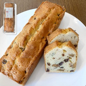さやまのぶどうケーキ ぶどうとくるみがたっぷり入ったパウンドケーキ 全長約２０ｃｍ 洋菓子【送料込み】【お届け不可地域：北海道・沖縄・離島】