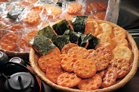 岩手県名産品　ご当地グルメ　みちのくひとめぼれ煎餅一斗缶入【送料込み】【お届け不可地域：沖縄・離島】