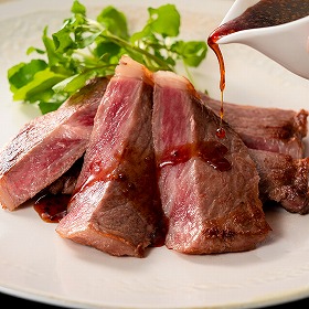 特選千屋牛ステーキ 300ｇ S00512 牛肉【送料込み】【お届け不可地域：離島】