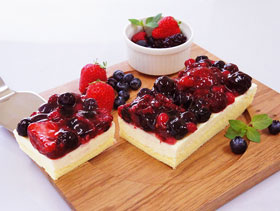 北海道銘菓 チーズケーキ 5種のベリー贅沢レアチーズ (約280g)