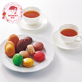 【母の日2026】マカロンドゥミセック詰め合わせ 中 冷蔵 MADE M 1854-066 スイーツ 洋菓子【送料込み】【二重包装不可】【お届け不可地域：北海道・沖縄・離島】【お届け日時指定不可】