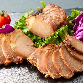 マイスター山野井 黒豚焼豚二種と合鴨セット 豚肉 惣菜 詰合せ【送料込み】【お届け不可地域：離島】