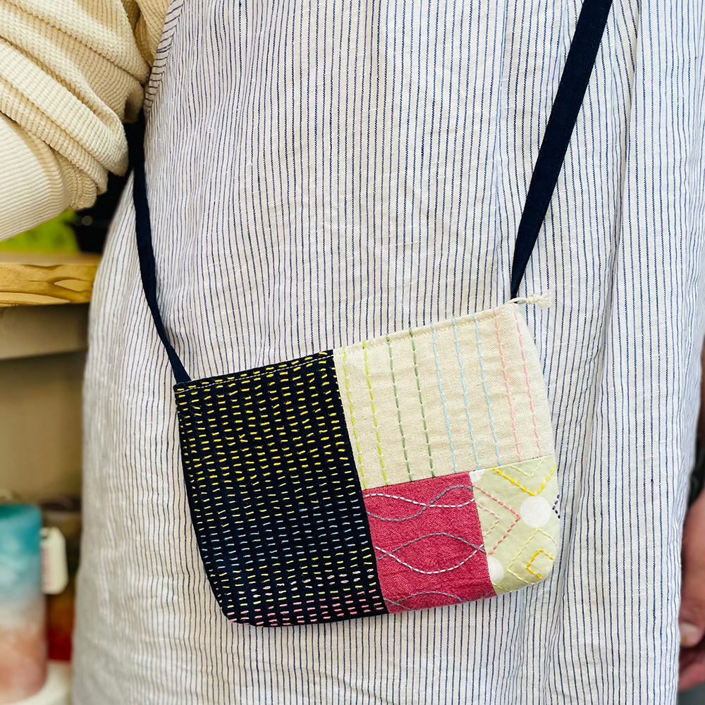 刺し子肩掛けポーチ 送料込み とちぎのいいもの物産展 の通販 お取り寄せ わが街とくさんネット 刺し子肩掛けポーチ 送料込み とちぎのいいもの物産展 の通販 お取り寄せ わが街とくさんネット