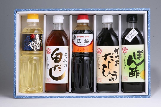 出雲 「調味料セット」 500ml×5本セット（紅梅・ぽん酢・白だし・お寿司やさん・かつおだし）【化粧箱入り】【送料込み】